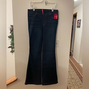 NWT Spanx high waisted pull-on flare jeans with sculpting Everywhere Jean large